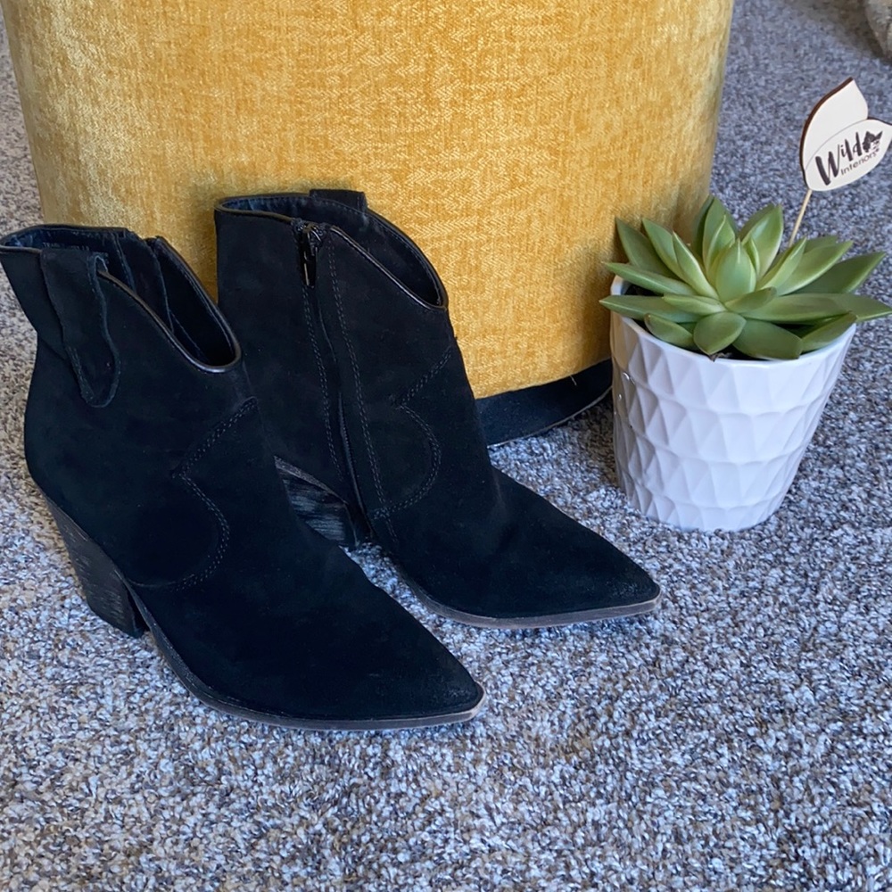 Steve Madden suede short cowboy boots